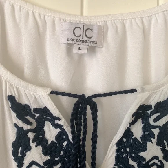 C/C Chic Connection Embroidered dress size  L - Picture 3 of 8